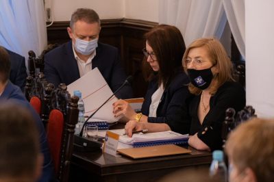 Zastępcy prezydenta, od lewej: Dariusz Urbanik, Krystyna Stachowska i Jolanta Kaźmierczak, fot. Grzegorz Bukała/Urząd Miasta Rzeszowa