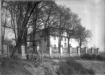 Letni Pałac Lubomirskich w obiektywie Edwarda Janusza. Ze zbiorów...