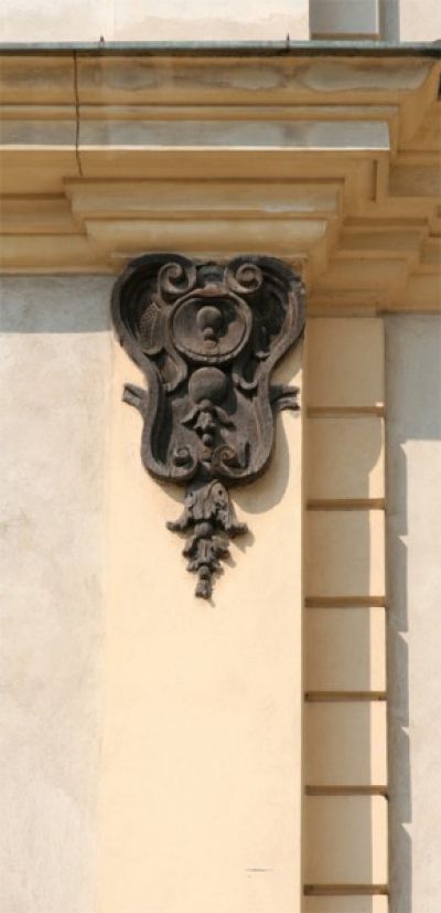 Detale architektoniczne elewacji pałacyku