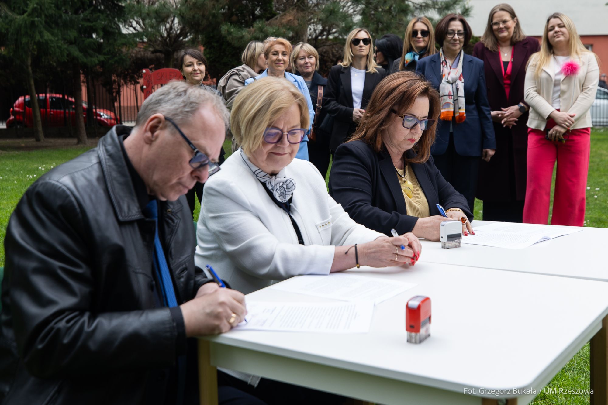 zdjęcie z oficjlanego podpisania umowy na dofiansowanie placów zabaw przy rzeszowskich żłobkach, fot. Grzegorz Bukała, Urząd Miasta Rzeszowa