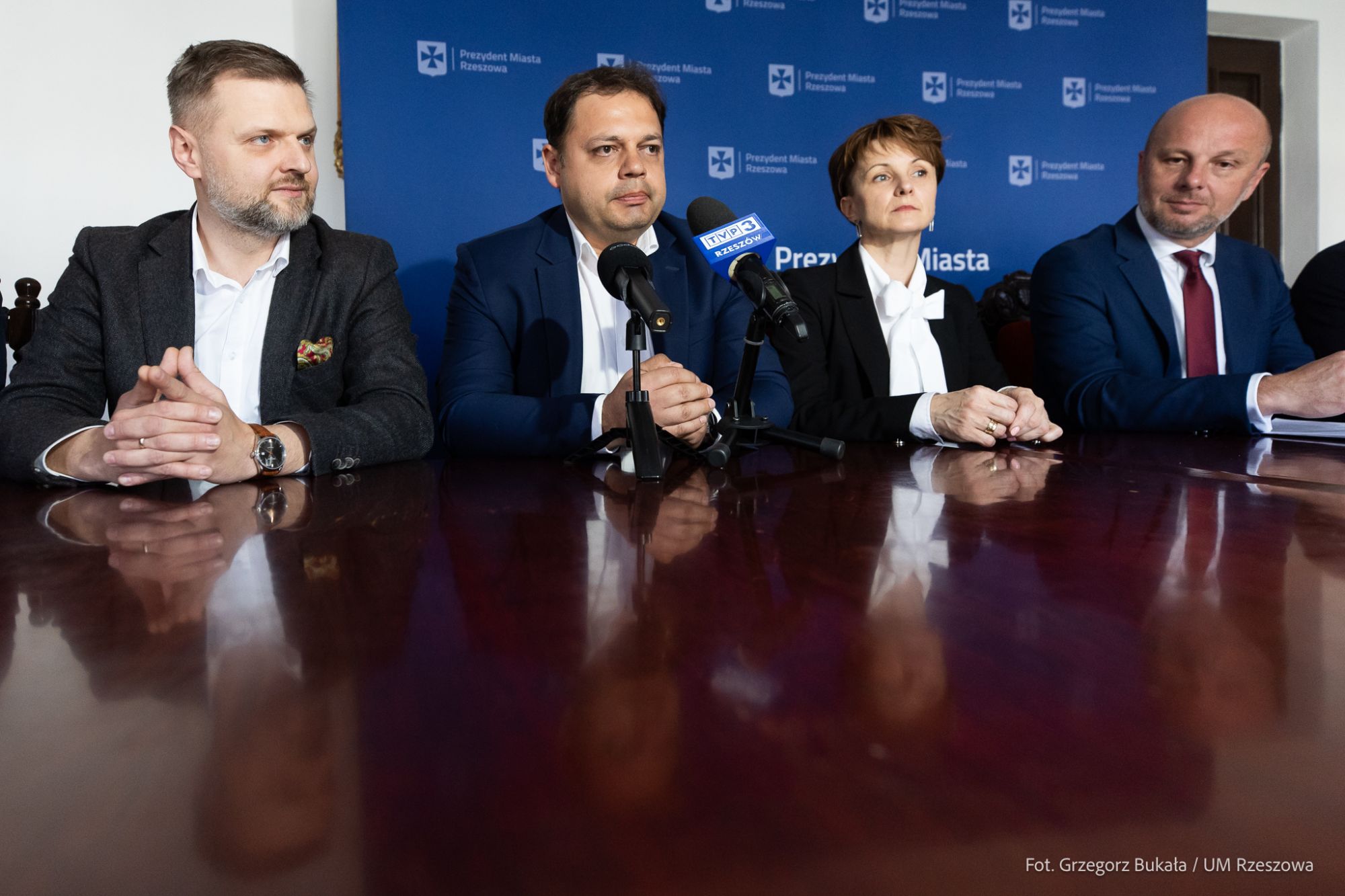 zdjęcie z uroczystego podpisania umowy na budowę łącznika ulic Ropczycka - Tarnowska w Rzeszowie, fot. Grzegorz Bukała, Urząd Miasta Rzeszowa