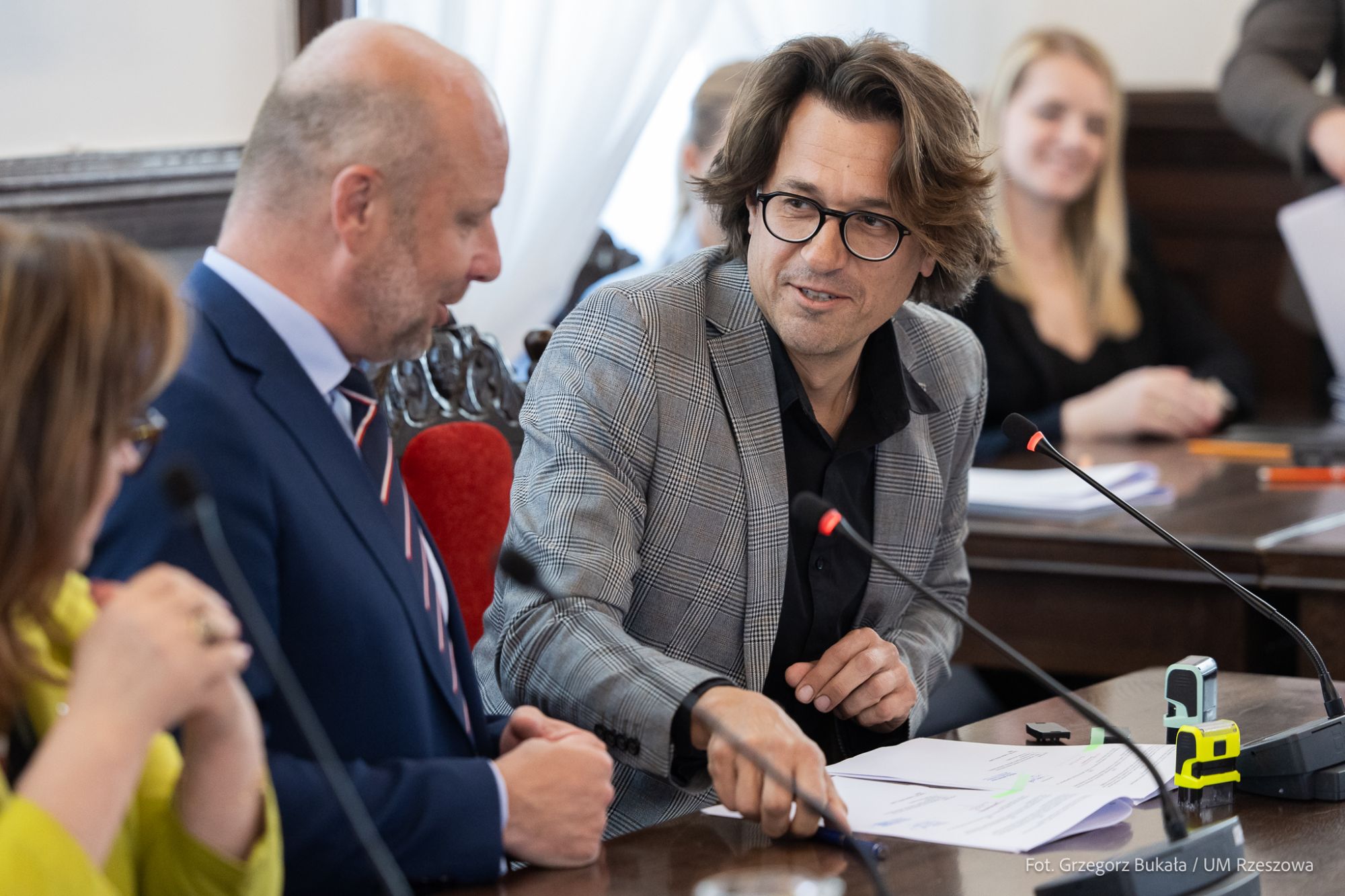 zdjęcie z uroczystego podpisywania umów z organizacjami pozarządowymi w Rzeszowie, fot. Grzegorz Bukała, Urząd Miasta Rzeszowa