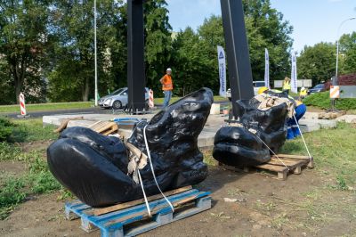 Zdjęcie z montażu najnowszego rzeszowskiego pomnika "Drabina do nieba",fot. Adam Lampart,Urząd Miasta Rszeszowa