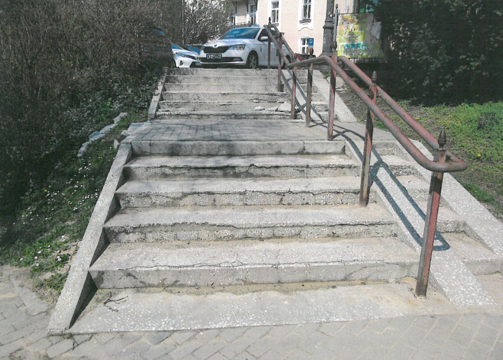 Schody prowadzące z Placu Śreniawitów do Zamku Lubomirskich