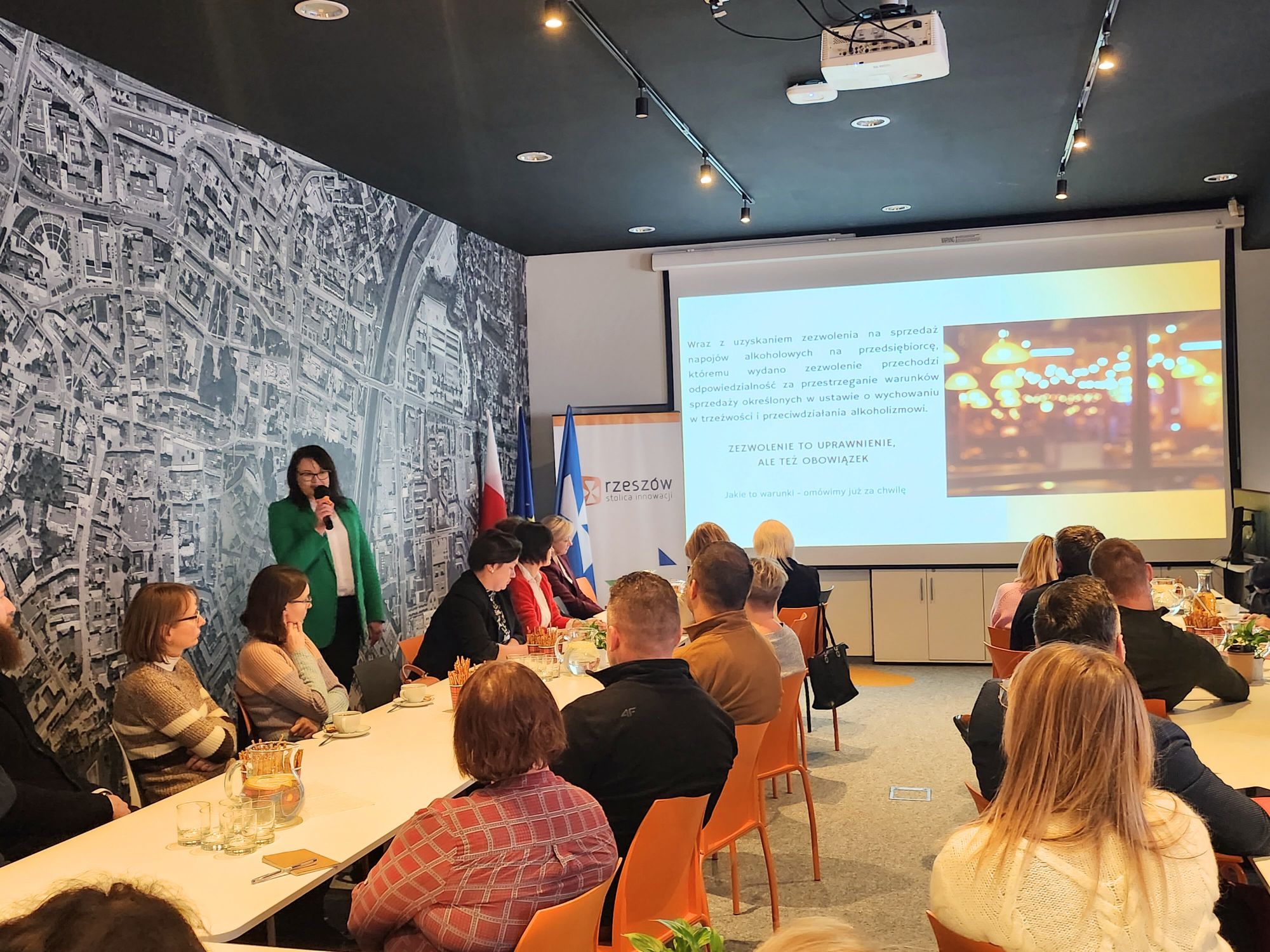 Spotkanie szkoleniowe dla przedsiębiorców prowadzących punkty sprzedaży napojów alkoholowych na terenie miasta Rzeszowa