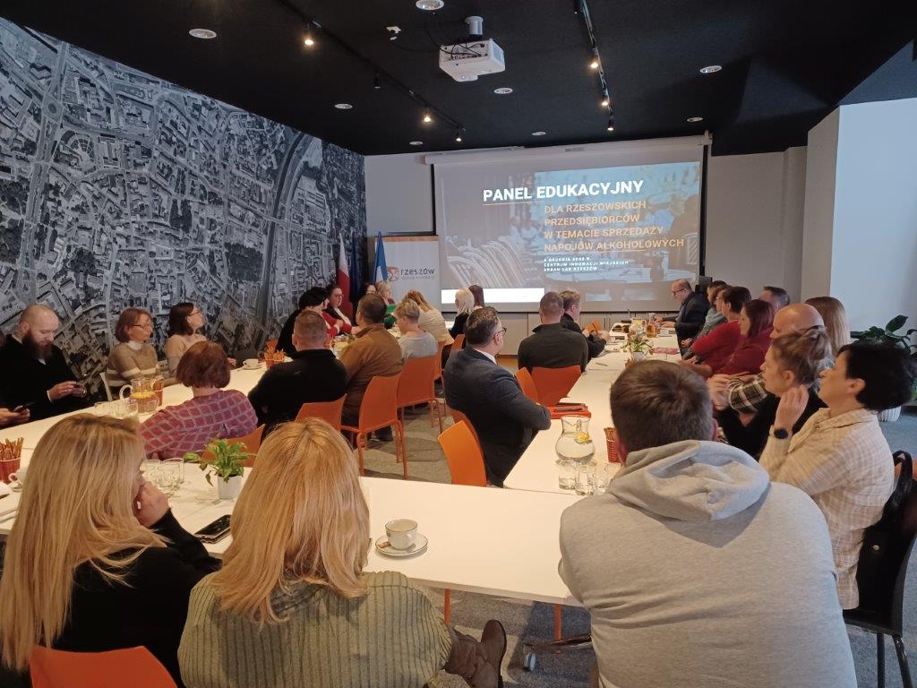 Spotkanie szkoleniowe dla przedsiębiorców prowadzących punkty sprzedaży napojów alkoholowych na terenie miasta Rzeszowa