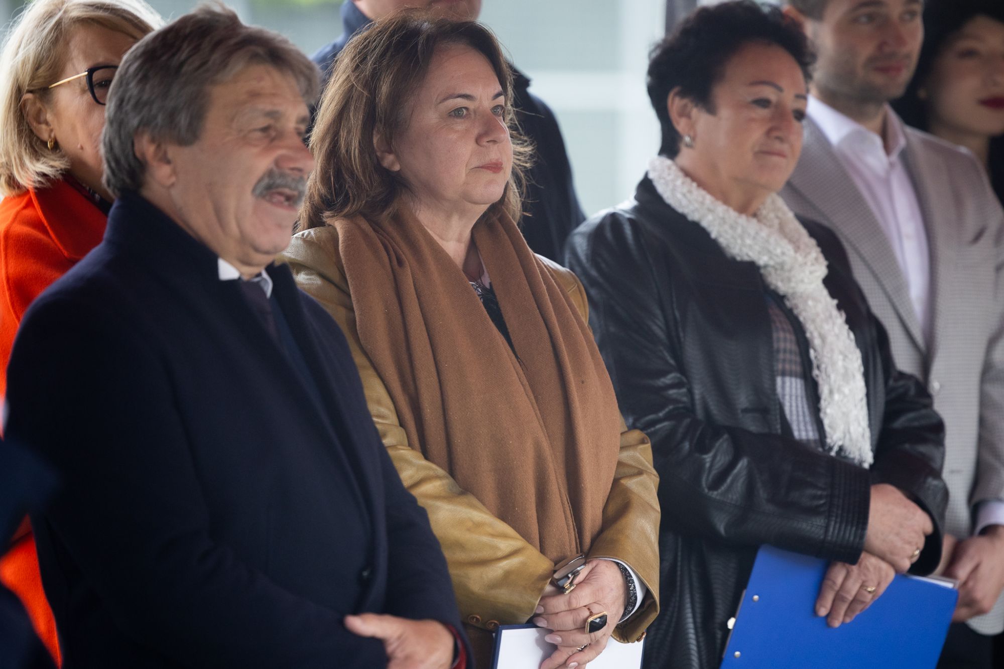 Zdjęcie z uroczystego odsłonięcia rzeźby Drabina do nieba. Fot Grzegorz Bukała UMRz